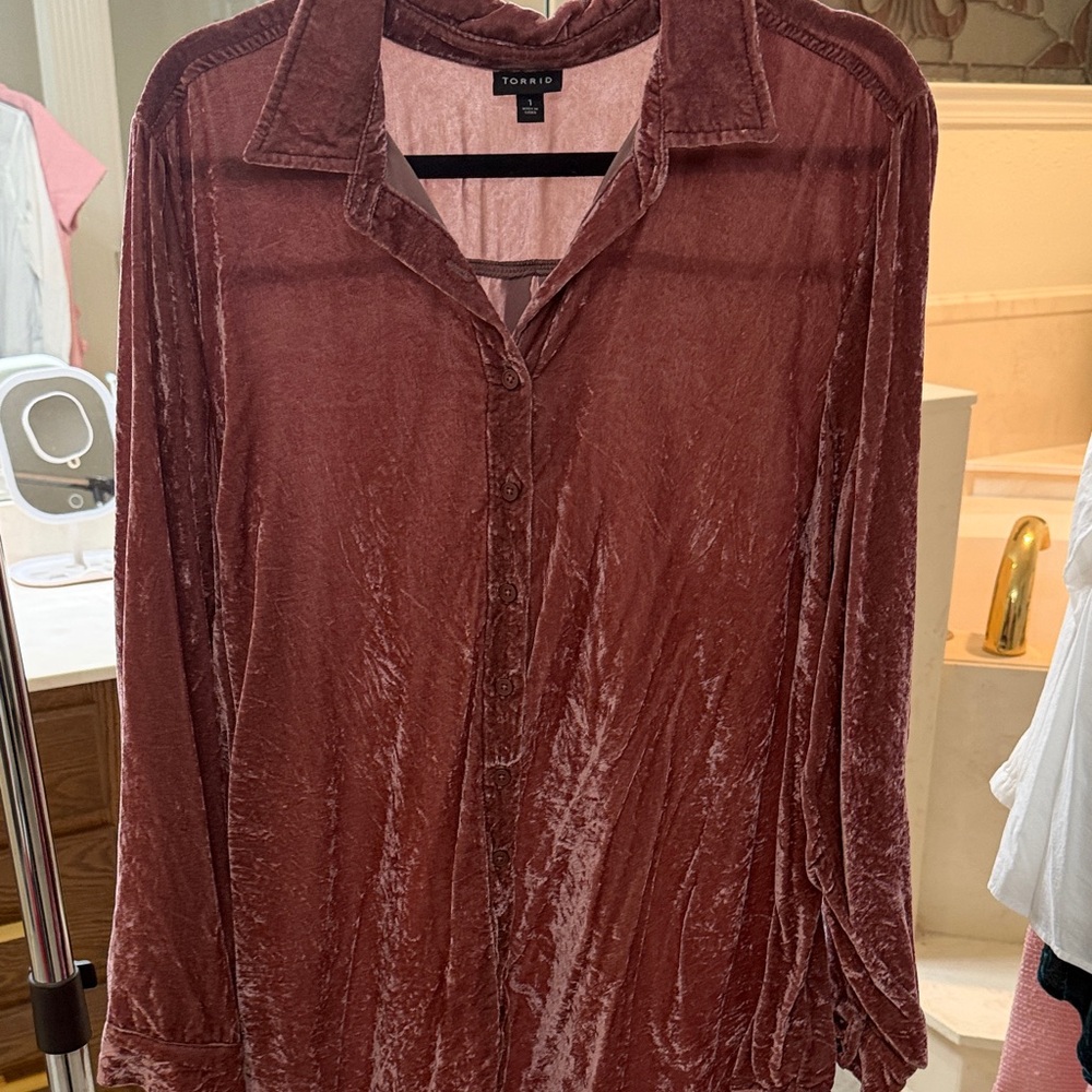 Torrid Women's Velvet Button-Down Shirt - Mauve